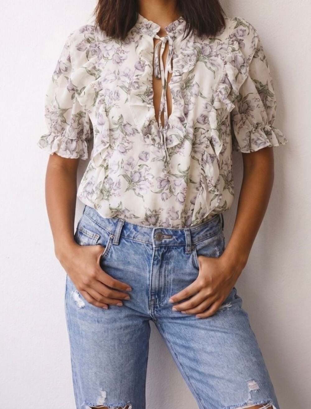 Forever 21 Floral Chiffon Cream Ruffle Puff Sleeve Blouse